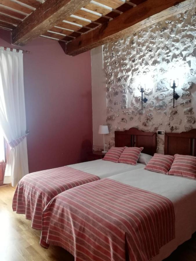 El Rincon Hotel Cuellar Bagian luar foto